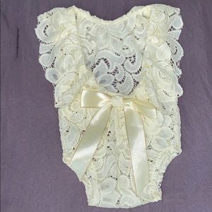 Newborn photo outfit